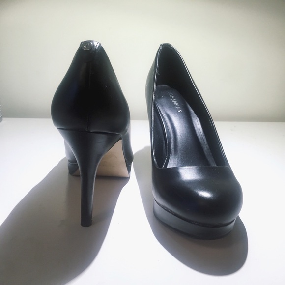 - 🔥3FOR$30🔥 Black Pumps , round toe - Picture 2 of 3